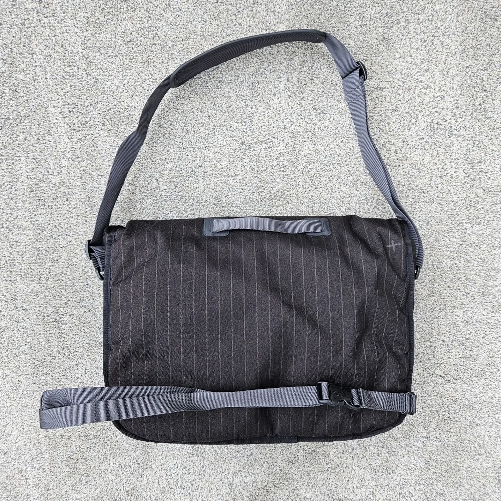 RARE North Face Fausto Crossbody Cycling Messenger Bag Black Moto Pack Backpack